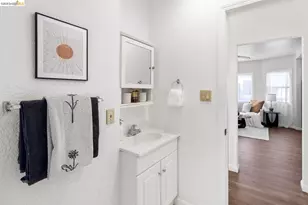 1082 16th St, Oakland, CA 94607 - Photo 20
