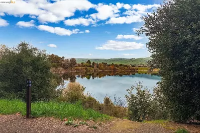 36957 Reynolds Dr, Fremont, CA 94536 - Photo 40