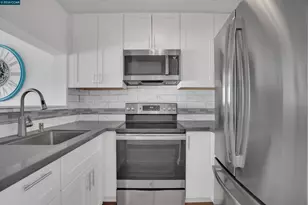 300 3rd St, San Francisco, CA 94107 - Photo 4