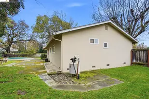 2758 Wexford Dr, Concord, CA 94519 - Photo 32