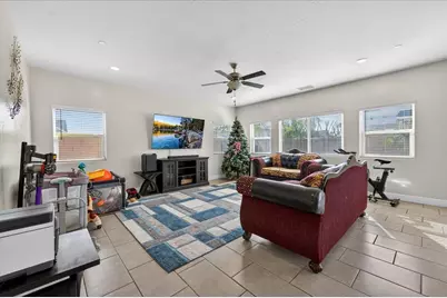 5986 Pitt Ave, Fresno, CA 93727 - Photo 10