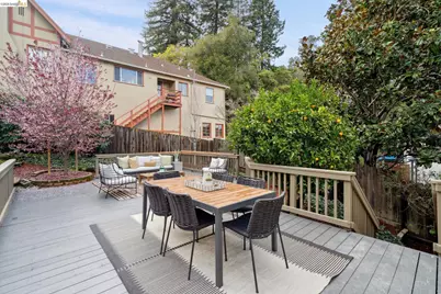 741 Grosvenor Pl, Oakland, CA 94610 - Photo 38