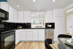 652 Savoy Ct, Walnut Creek, CA 94598 - Photo 14