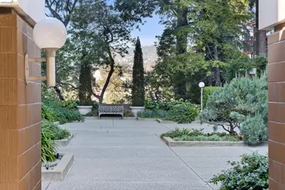 1 Kelton Ct #8J, Oakland, CA 94611 - Photo 34