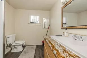 252 Clover Rd, Tracy, CA 95376 - Photo 12