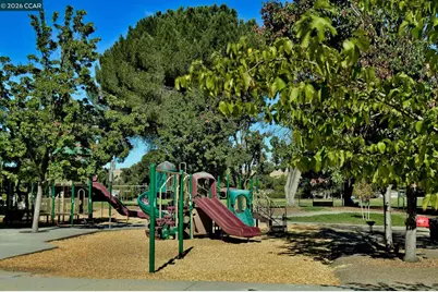 2036 Rockne Dr, Concord, CA 94518 - Photo 34