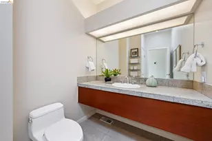 11 Hawks Hill Ct, Oakland, CA 94618 - Photo 36