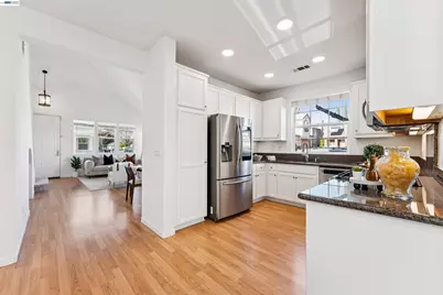 3989 Strafford Ct, Dublin, CA 94568 - Photo 6