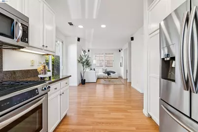 3989 Strafford Ct, Dublin, CA 94568 - Photo 8