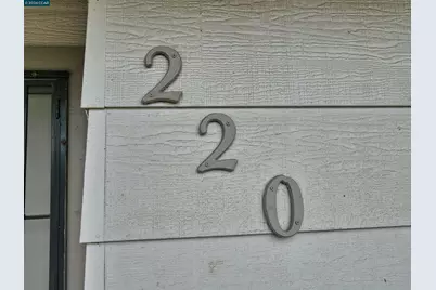 220 Kingston Lane, Modesto, CA 95354 - Photo 2