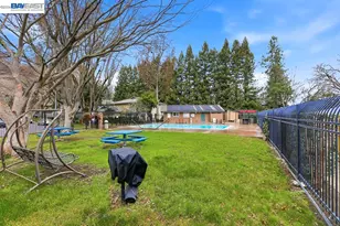 2204 Segundo Ct, Pleasanton, CA 94588 - Photo 32