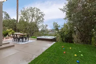 104 Capricorn Ave, Oakland, CA 94611 - Photo 16