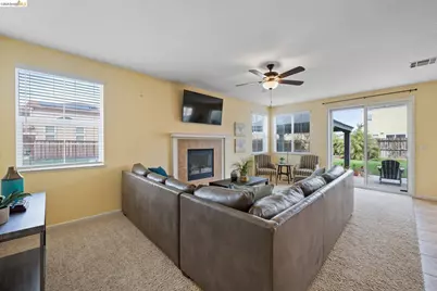 1453 Cullen Dr, Discovery Bay, CA 94505 - Photo 6