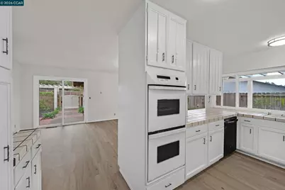 27889 Farm Hill Dr, Hayward, CA 94542 - Photo 14