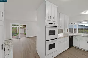 27889 Farm Hill Dr, Hayward, CA 94542 - Photo 14