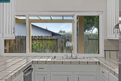 27889 Farm Hill Dr, Hayward, CA 94542 - Photo 16