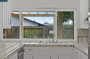 27889 Farm Hill Dr, Hayward, CA 94542 - Photo 16