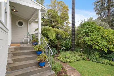 4200 Mountain View Ave, Oakland, CA 94605 - Photo 4