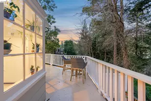 5922 Bruns Ct, Oakland, CA 94611 - Photo 12