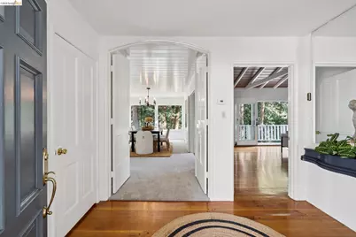 5922 Bruns Ct, Oakland, CA 94611 - Photo 22