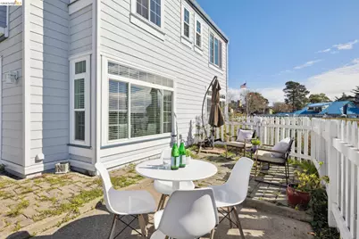 306 Commodore Dr, Richmond, CA 94804 - Photo 4