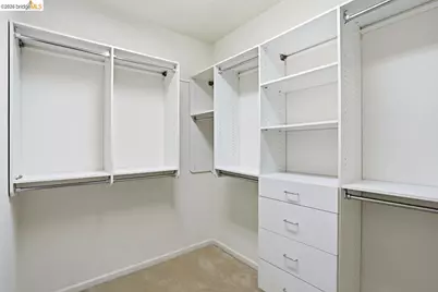 6271 Rocky Point Ct, Oakland, CA 94605 - Photo 34