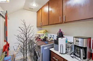 6271 Rocky Point Ct, Oakland, CA 94605 - Photo 42