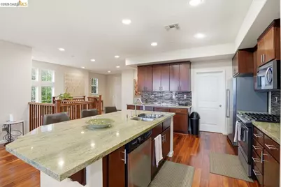 6271 Rocky Point Ct, Oakland, CA 94605 - Photo 14