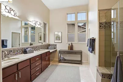 6271 Rocky Point Ct, Oakland, CA 94605 - Photo 40