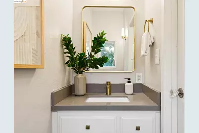 1374 El Centro Ave, Oakland, CA 94602 - Photo 20