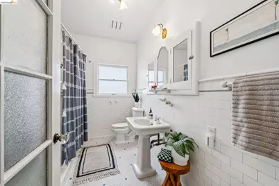 534 Mira Vista Ave, Oakland, CA 94610 - Photo 16