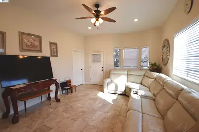 2511 Laurel, Stockton, CA 95206 - Photo 10