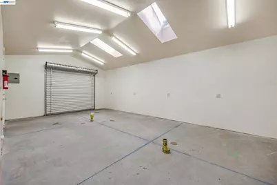 2211 College Avenue, Livermore, CA 94550 - Photo 30