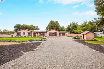 15948 Redondo Dr, Tracy, CA 95304 - Photo 2