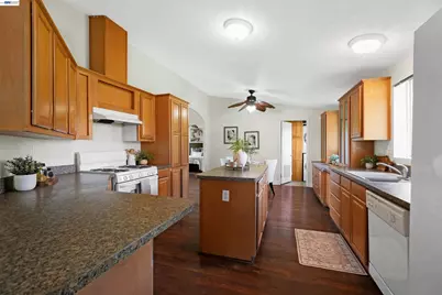 15948 Redondo Dr, Tracy, CA 95304 - Photo 38