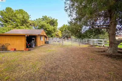 15948 Redondo Dr, Tracy, CA 95304 - Photo 32