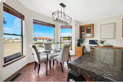 15948 Redondo Dr, Tracy, CA 95304 - Photo 12