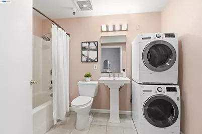 4053 Harlan St #114, Emeryville, CA 94608 - Photo 10