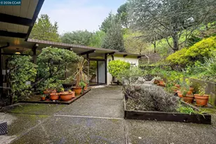 92 Evergreen Dr, Orinda, CA 94563 - Photo 28