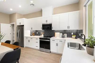 28968 Parkridge Loop #117, Hayward, CA 94544 - Photo 6