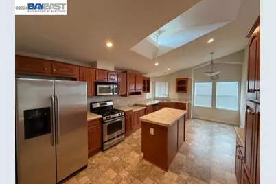 407 Santa Monica, San Leandro, CA 94579 - Photo 2