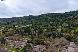 8185 Arroyo Dr, Pleasanton, CA 94588 - Photo 36