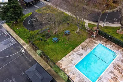 8185 Arroyo Dr #4, Pleasanton, CA 94588 - Photo 32