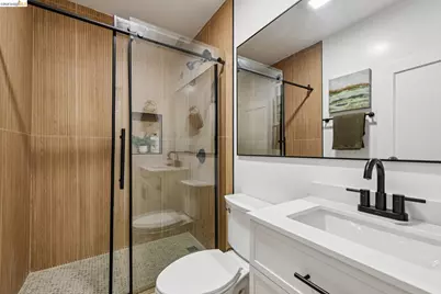 7807 Outlook Ave, Oakland, CA 94605 - Photo 24