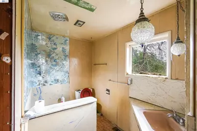 1033 2nd Ave, Crockett, CA 94525 - Photo 26