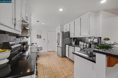 933 Country Run Dr, Martinez, CA 94553 - Photo 6