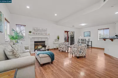 933 Country Run Dr, Martinez, CA 94553 - Photo 2