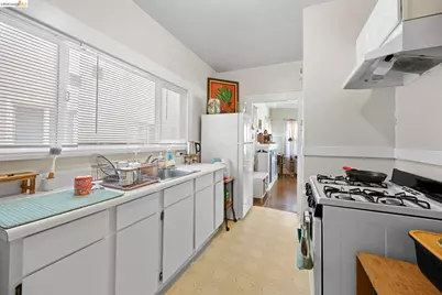 4045 Manila Ave, Oakland, CA 94609 - Photo 30