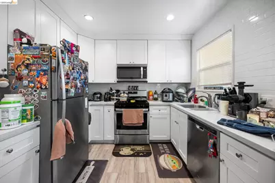 359 41st St, Oakland, CA 94609 - Photo 24