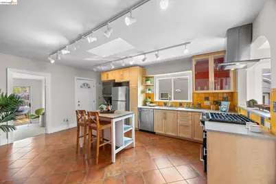 6100 Majestic Ave, Oakland, CA 94605 - Photo 18